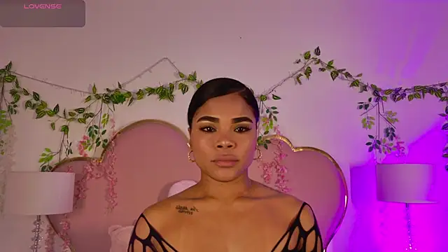 Snapshot of NahiaraReina chatting on May 2, 2026, 2:00 pm NahiaraReina online show from May 2, 2026, 2:00 pm