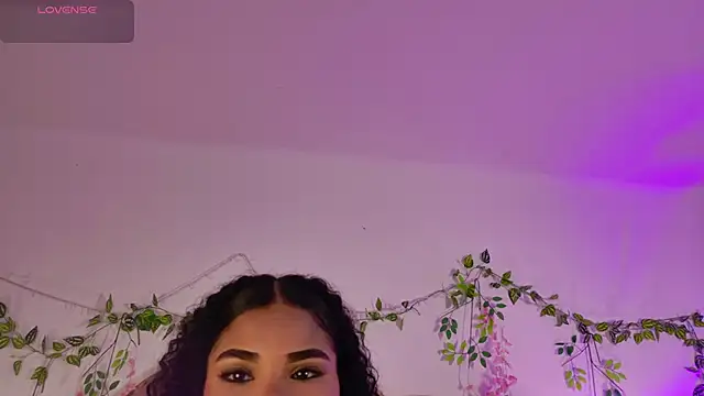 Snapshot of NahiaraReina chatting on May 9, 2026, 1:36 pm NahiaraReina online show from May 9, 2026, 1:36 pm