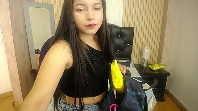 Snapshot of samara_hs chatting on December 6, 2024, 3:13 am samara hs online show from December 6, 2024, 3:13 am