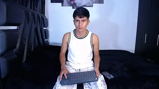 Snapshot of The__Rodriguez chatting on September 29, 2025, 11:54 pm The  Rodriguez online show from September 29, 2025, 11:54 pm