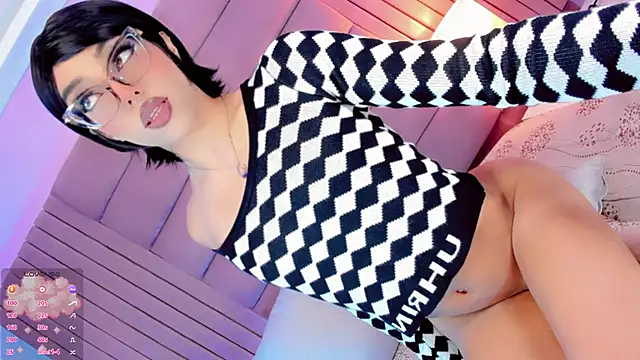 Baddinner online show from April 6, 2026, 1:23 pm