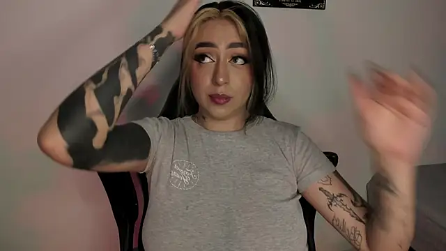 AnnikaMerliahh  online show from November 2, 2025, 10:04 pm