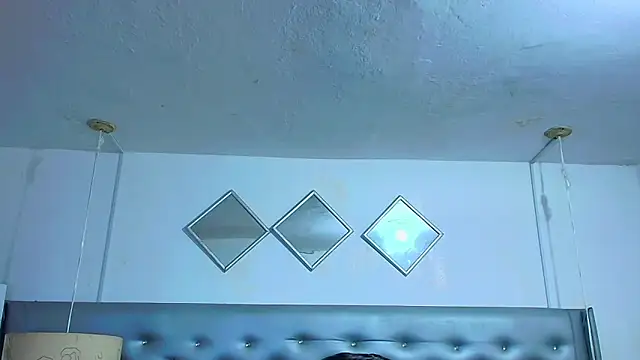 EileenBenzon online show from March 26, 2026, 3:32 pm