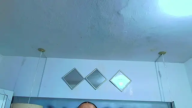 EileenBenzon online show from March 25, 2026, 2:27 pm