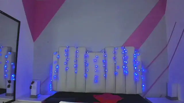 Snapshot of Salome_rouse1 chatting on November 13, 2025, 4:00 pm Salome rouse1 online show from November 13, 2025, 4:00 pm