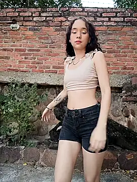 Snapshot of sweet_outdoor_charm chatting on February 25, 2026, 7:47 pm sweet outdoor charm online show from February 25, 2026, 7:47 pm