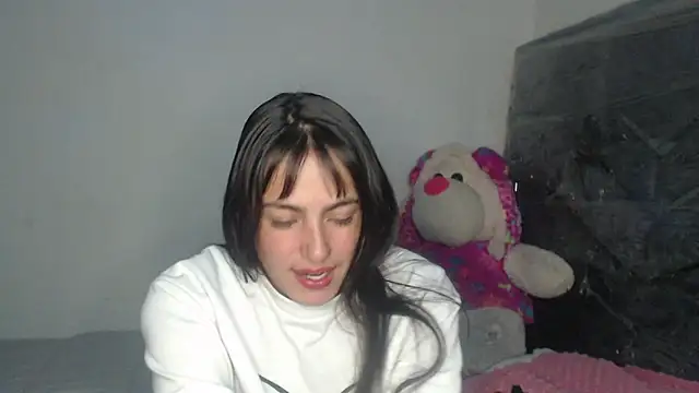 skinny sweet2411 online show from March 28, 2026, 11:06 pm