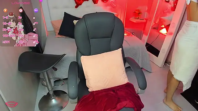 EMALINDA  HILSS online show from February 19, 2025, 4:00 pm