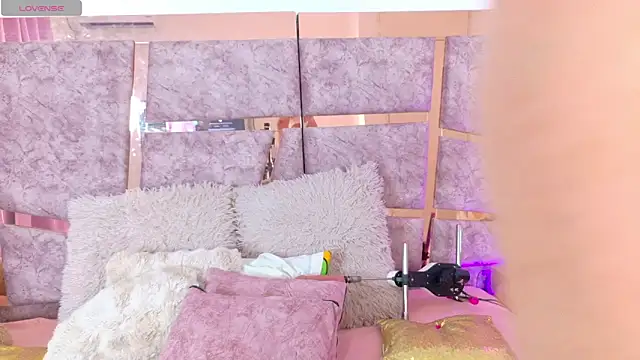 Dakota-Bruce online show from November 12, 2025, 2:43 pm