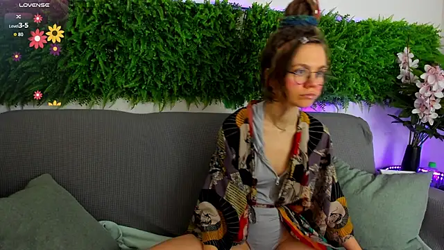 Snapshot of Rin_Skylar chatting on October 31, 2025, 7:16 am Rin Skylar online show from October 31, 2025, 7:16 am