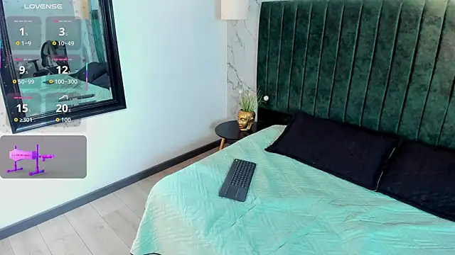 Snapshot of Edward_max chatting on October 30, 2025, 4:11 am Edward max online show from October 30, 2025, 4:11 am