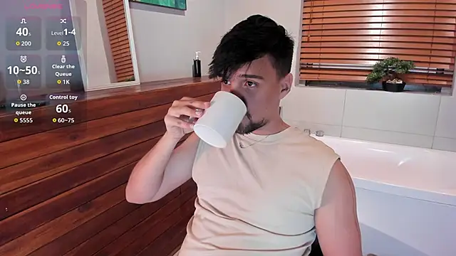 Snapshot of Edward_max chatting on October 31, 2025, 3:58 am Edward max online show from October 31, 2025, 3:58 am