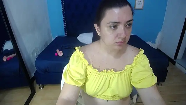 kinky redhead18 online show from October 28, 2025, 1:32 pm