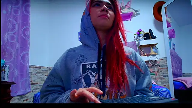 Melannytaylor online show from December 5, 2025, 8:39 pm