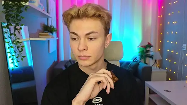 naughty evan online show from March 6, 2025, 2:29 pm