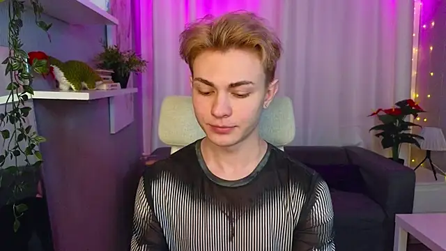 naughty evan online show from February 21, 2025, 2:27 pm