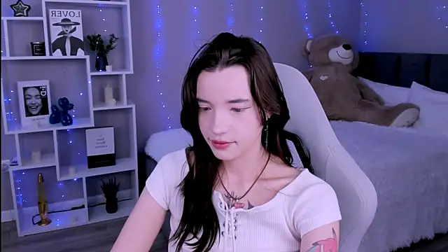 as1an girlfriend online show from May 15, 2026, 3:48 am
