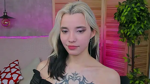 Snapshot of as1an_girlfriend chatting on March 5, 2025, 8:43 am as1an girlfriend online show from March 5, 2025, 8:43 am