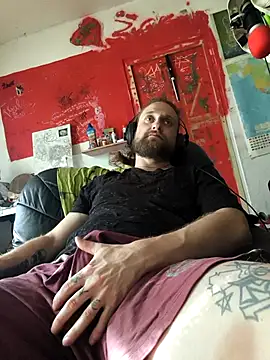 Snapshot of Ozomitro chatting on October 19, 2025, 11:35 am Ozomitro online show from October 19, 2025, 11:35 am