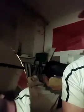 Snapshot of Ozomitro chatting on November 18, 2025, 7:06 pm Ozomitro online show from November 18, 2025, 7:06 pm