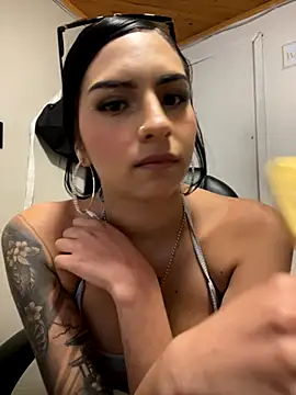 Hilary pinkk online show from October 16, 2025, 1:14 am