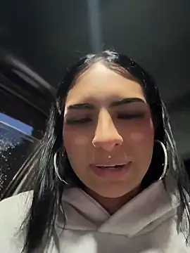 Hilary pinkk online show from April 13, 2026, 11:20 pm