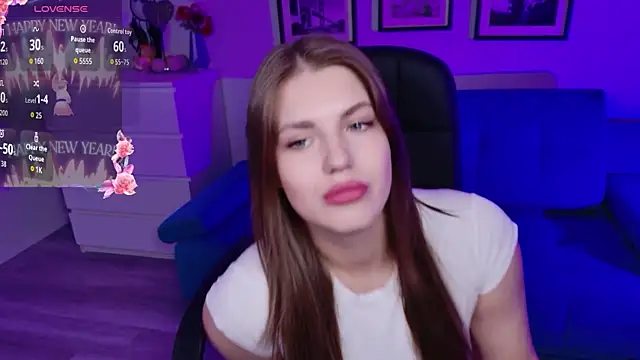 BellaSweetHeart online show from July 13, 2026, 11:53 am