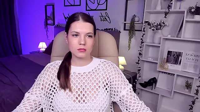 BellaSweetHeart online show from February 4, 2025, 1:48 pm