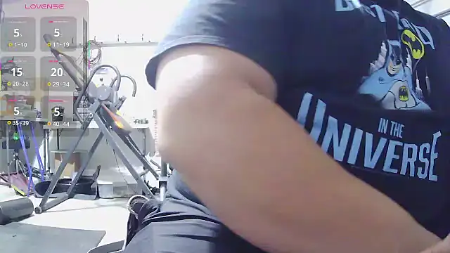 Strong Bear89 online show from April 20, 2026, 5:47 pm