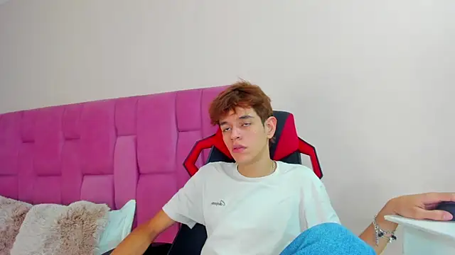 Snapshot of KLAUS_SUNRISE_XX chatting on January 19, 2025, 9:23 pm KLAUS SUNRISE XX online show from January 19, 2025, 9:23 pm