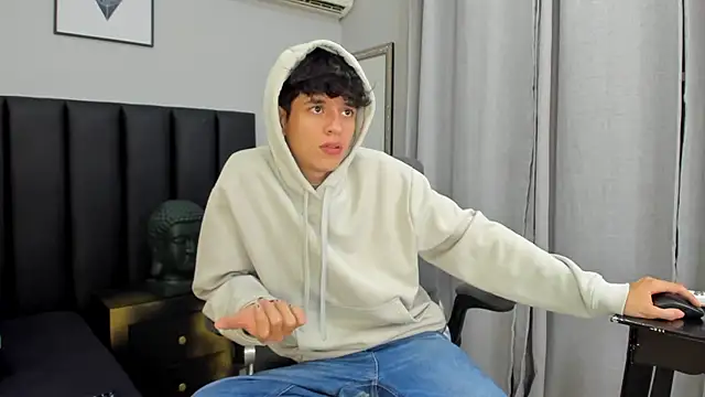 Snapshot of KLAUS_SUNRISE_XX chatting on February 22, 2025, 6:28 am KLAUS SUNRISE XX online show from February 22, 2025, 6:28 am