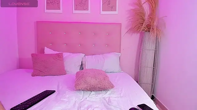 Snapshot of KLAUS_SUNRISE_XX chatting on October 26, 2025, 5:30 am KLAUS SUNRISE XX online show from October 26, 2025, 5:30 am