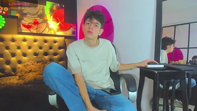 Snapshot of KLAUS_SUNRISE_XX chatting on September 23, 2025, 3:46 am KLAUS SUNRISE XX online show from September 23, 2025, 3:46 am