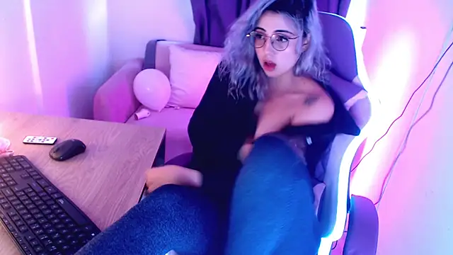 Thea Aphros  online show from January 17, 2026, 8:56 pm