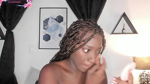 Khenta Michells online show from March 13, 2026, 10:42 am