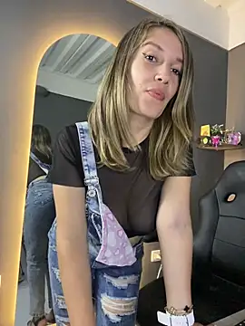 gwen ashly online show from March 28, 2026, 9:27 pm