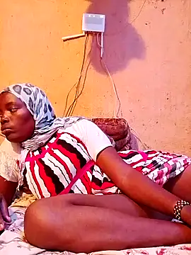 Snapshot of QUEEN-NAIMA chatting on November 15, 2025, 8:51 am QUEEN-NAIMA online show from November 15, 2025, 8:51 am