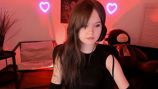 Elainebeness online show from March 20, 2026, 7:37 pm