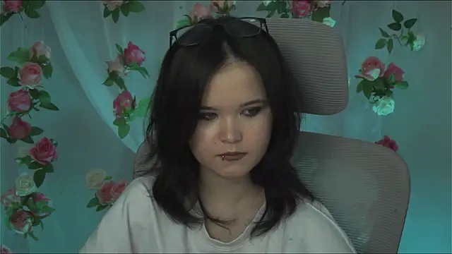 Elainebeness online show from February 7, 2025, 10:52 pm