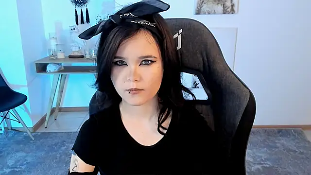 Elainebeness online show from February 26, 2025, 7:21 pm