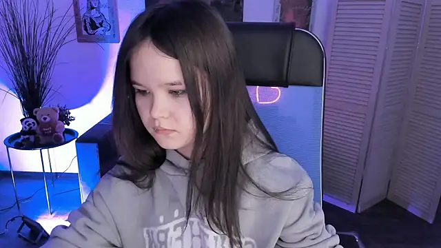 Elainebeness online show from November 27, 2025, 11:27 pm