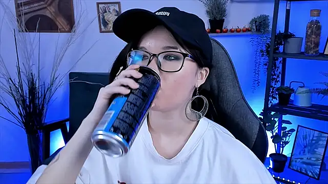 Elainebeness online show from March 6, 2025, 10:47 pm