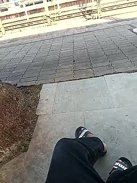 Snapshot of 1010SumiT chatting on October 21, 2025, 6:24 am 1010SumiT online show from October 21, 2025, 6:24 am