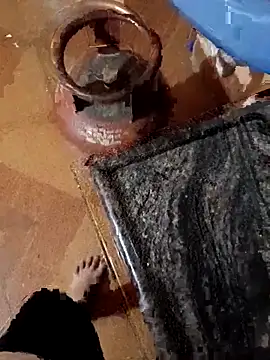 1010SumiT online show from December 17, 2025, 2:44 pm