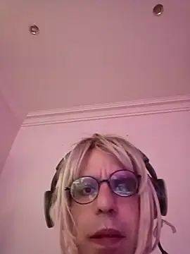 Soraya Sissy  online show from February 3, 2026, 2:21 am