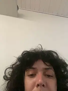 magalunabb online show from September 22, 2025, 3:51 pm