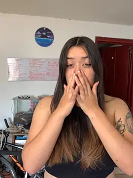 Miss oliviaa online show from November 10, 2025, 5:07 pm