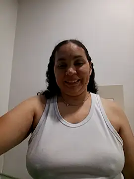 MirandaSoto online show from April 5, 2026, 5:25 am