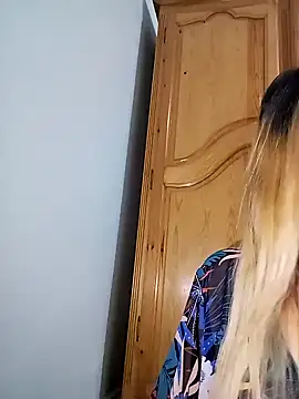 barbieelove online show from February 26, 2025, 9:01 am