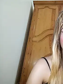 barbieelove online show from September 11, 2025, 4:34 am